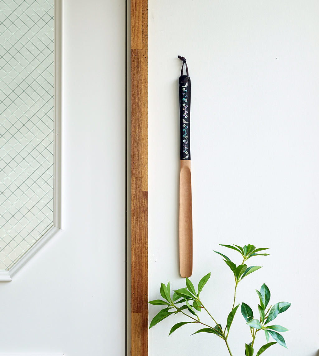 Mother of Pearl Inlay Long Wood Shoehorn - Flower Bird Black Handle Shoe Horn