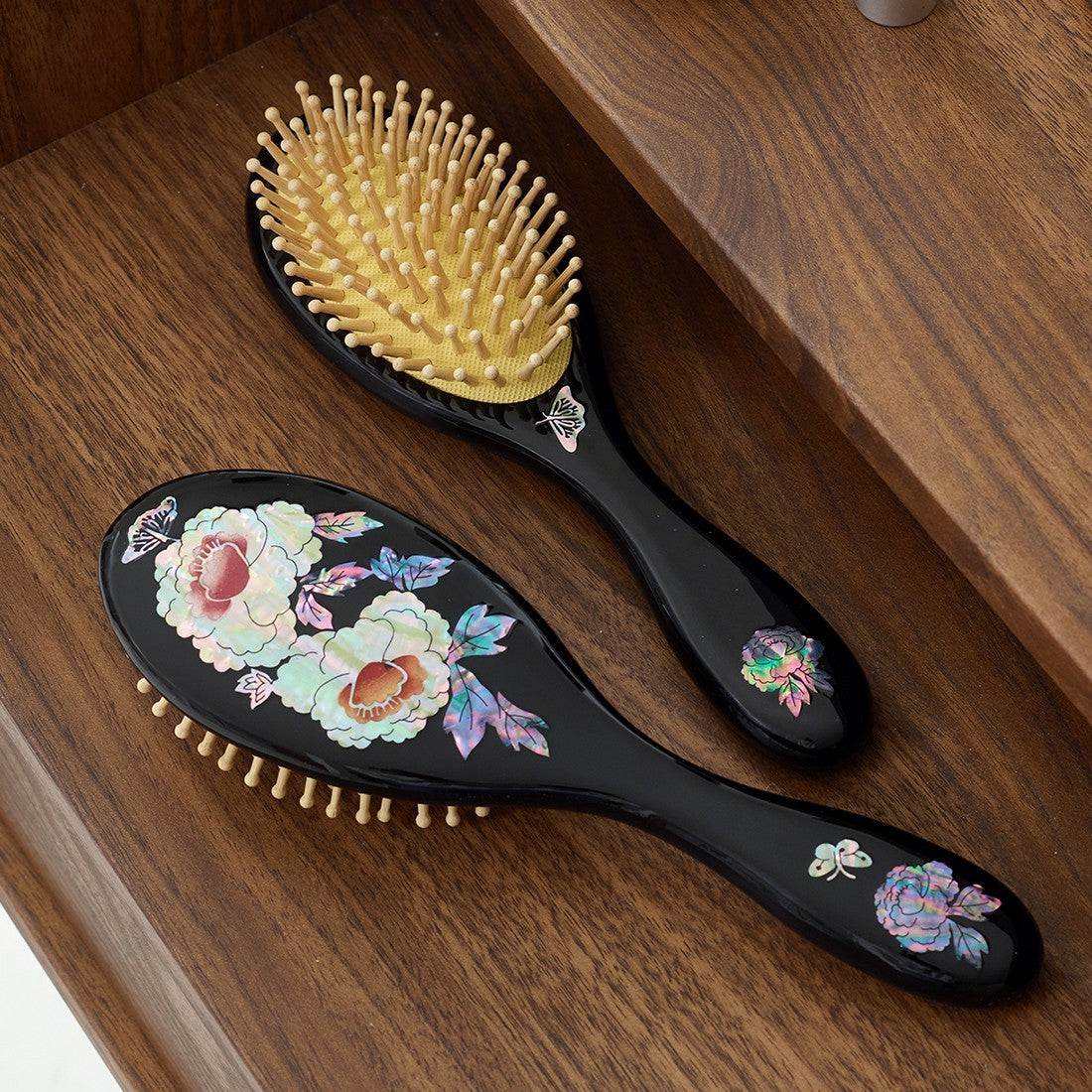 Mother of Pearl Scalp Massage Tangle Detangler Wood Comb Hair Brush