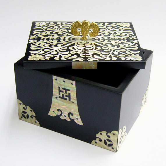 Mother of Pearl Lacquer Wooden Golden Bat Black Jewelry Gift Keepsake Chest Box 
