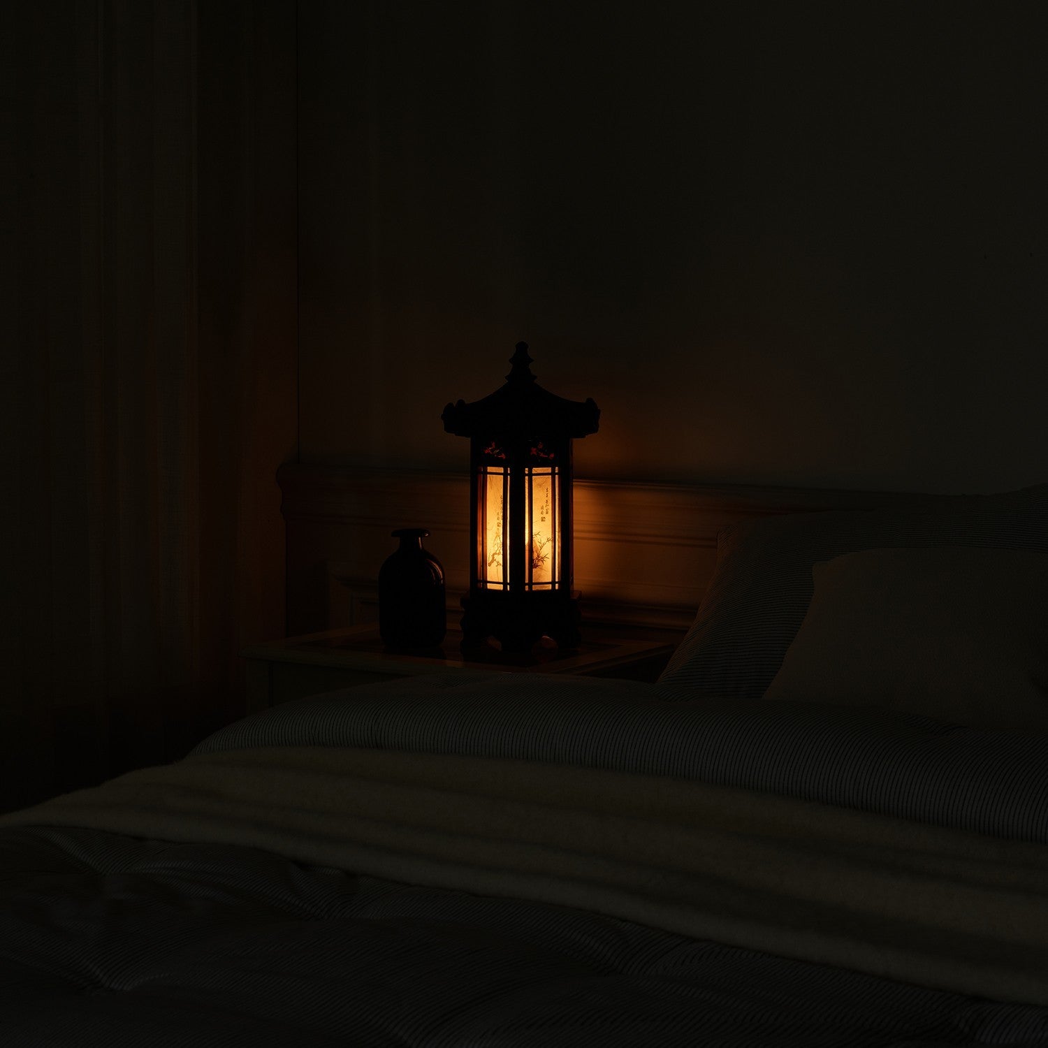 Hexagonal Carved Wood Lantern Brown Art Deco Bedside Bedroom Table Lamp Light