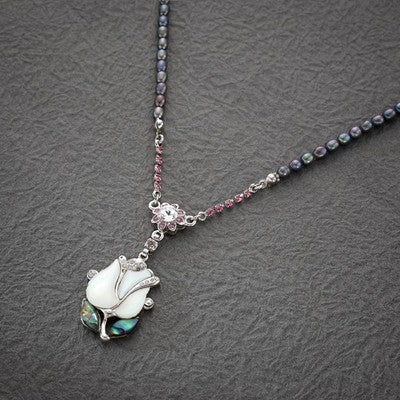 Mother of Pearl White Tulip Flower Natural Black Pearl Chain Pendant Necklace