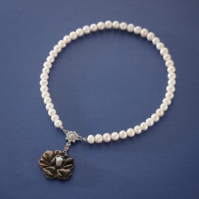 Mother of Pearl Rose Flower Natural Saltwater White Pearl Chain Necklace Pendant