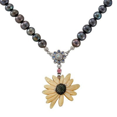 Mother of Pearl Sunflower Natural Saltwater Black Pearl Chain Pendant Necklace