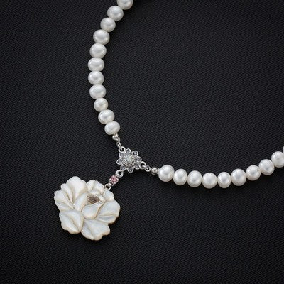 Mother of Pearl Rose Flower Natural Saltwater White Pearl Chain Pendant Necklace